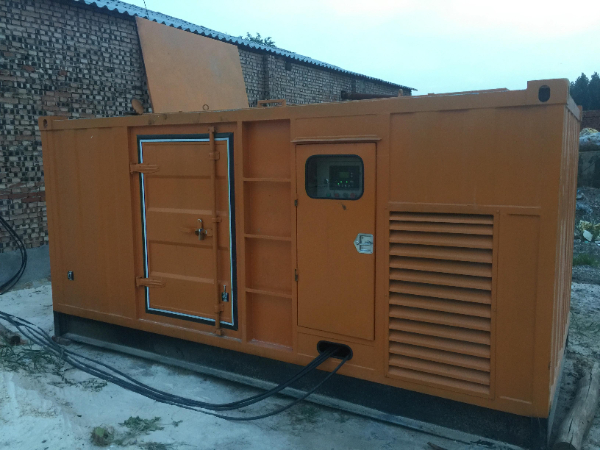 重庆发电机组长期使用中，电缆线的敷设路径有哪些要求？